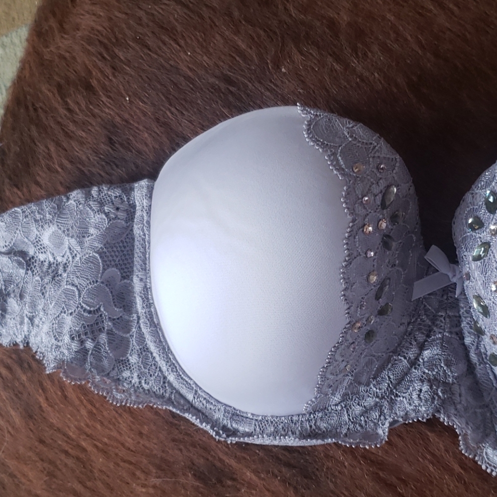 Strapless victory secret bra